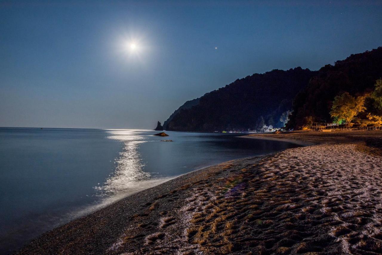 Summer House By The Sea Хорефто Экстерьер фото